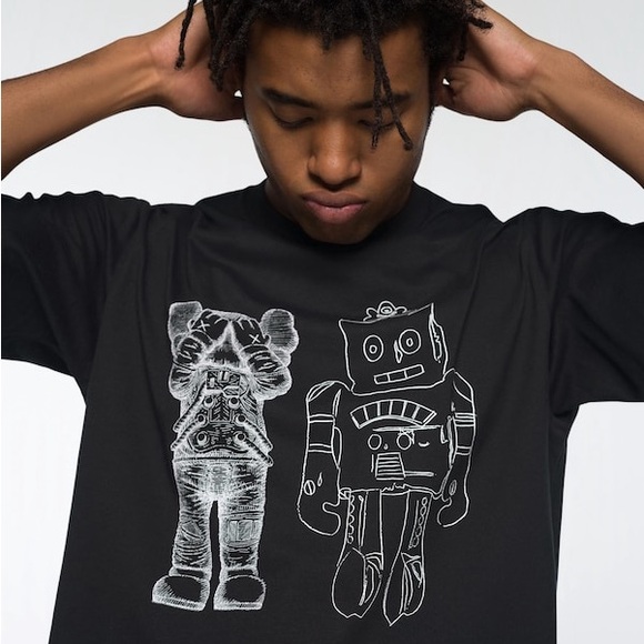 Fair Used Unisex Size X-large Uniqlo KAWS X Warhol Graphic Tee 100% Cotton Black - Picture 7 of 13